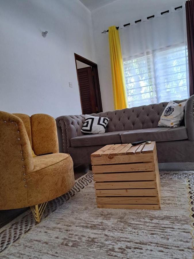 Halisi Stays 1Bed Near Sgr/Airport Mombasa Kültér fotó