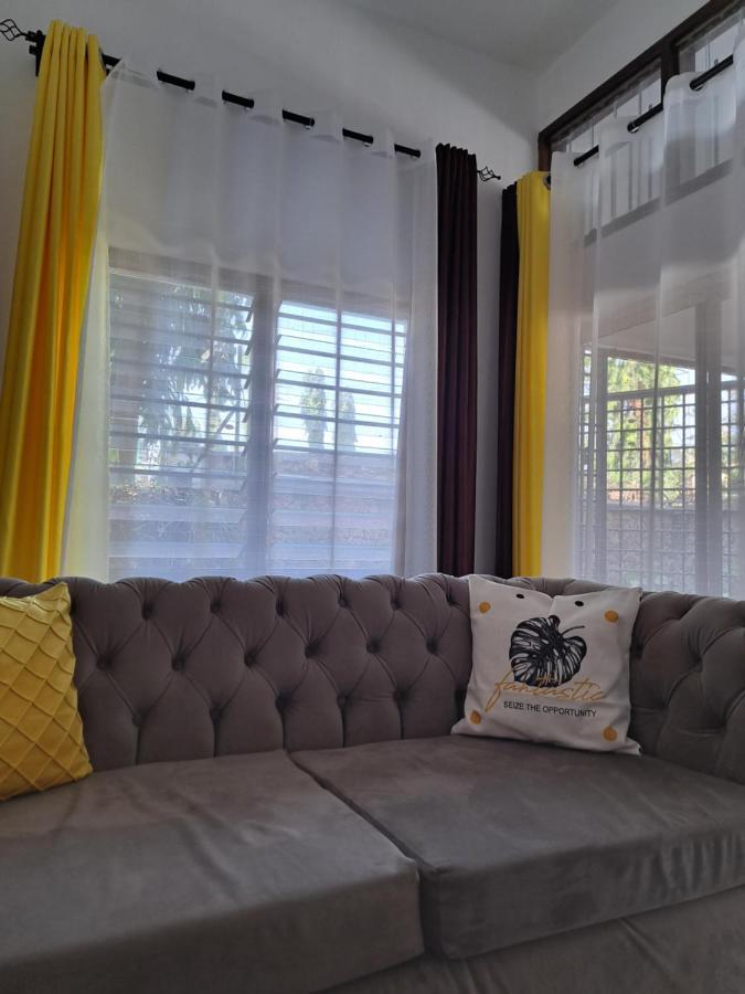 Halisi Stays 1Bed Near Sgr/Airport Mombasa Kültér fotó
