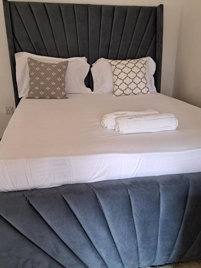 Halisi Stays 1Bed Near Sgr/Airport Mombasa Kültér fotó